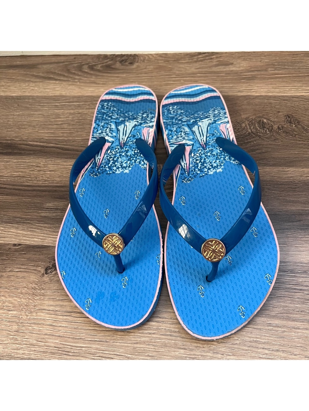 Lilly Pulitzer blue print flip flops women's size 8